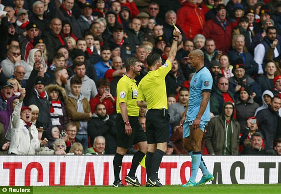 M.U-Man City (4-2): Nhuộm đỏ thành Manchester ảnh 4