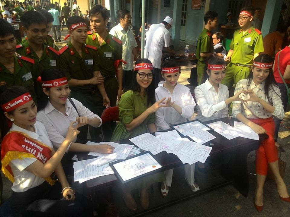 Chủ nhật Đỏ tiếp nhận 9.116 đơn vị máu ảnh 38