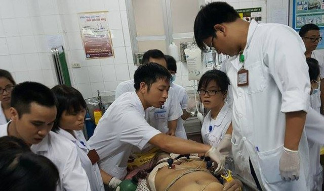 Sập nhà cũ ở Hà Nội, hai người tử vong dưới đống đổ nát ảnh 17