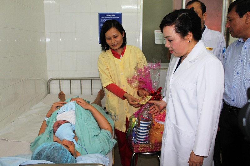 Tết Việt Online: Khắp nơi tưng bừng đón năm mới ảnh 16