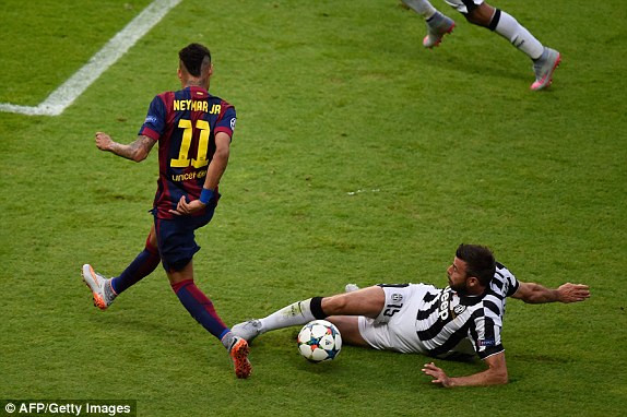 Kỳ tích của 'Gã khổng lồ xứ Catalan' ảnh 20