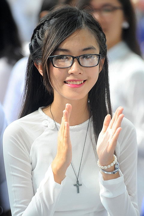 Nữ sinh khoe vẻ đẹp trong veo ngày tựu trường ảnh 4