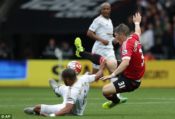 M.U thêm một lần cúi đầu trước 'Thiên Nga' ảnh 5