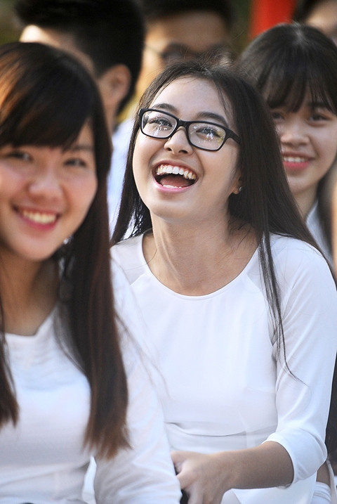 Nữ sinh khoe vẻ đẹp trong veo ngày tựu trường ảnh 5