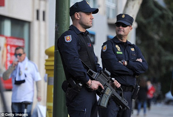 Real Madrid vs Barcelona (0-4): Cơn ác mộng ở Bernabeu ảnh 5