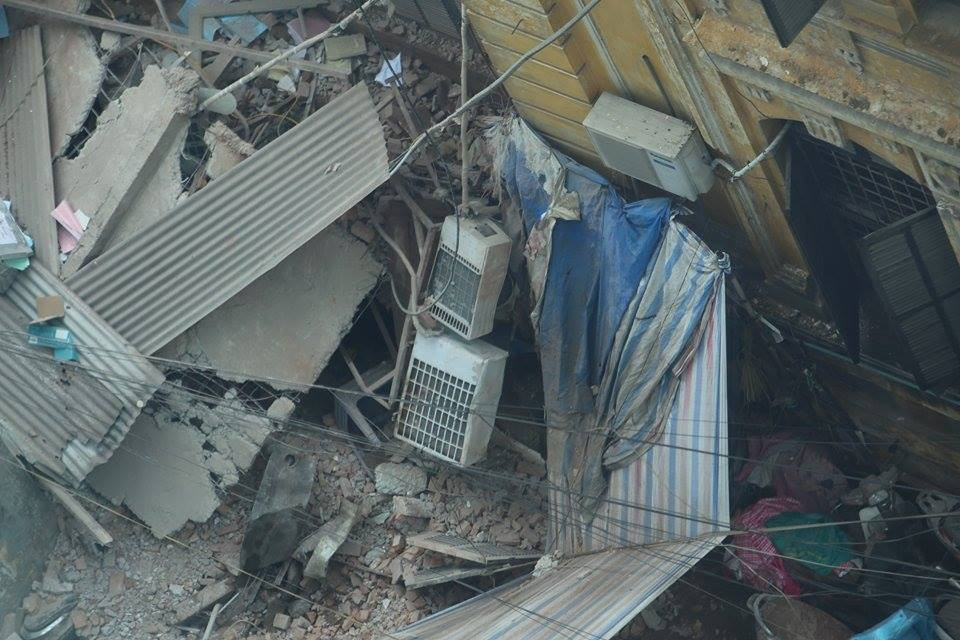 Sập nhà cũ ở Hà Nội, hai người tử vong dưới đống đổ nát ảnh 22