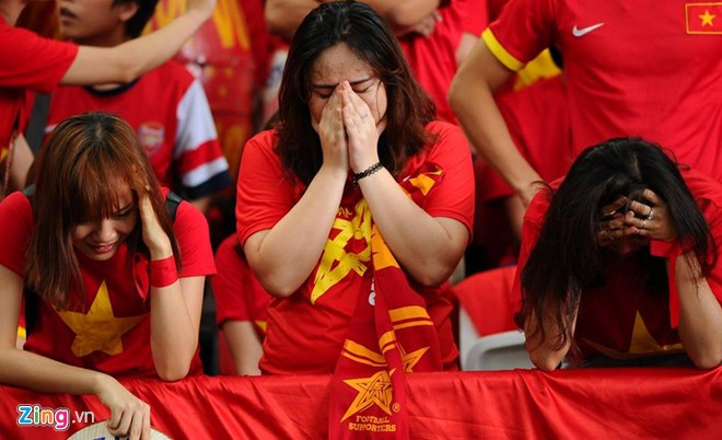 SEA Games ngày 13/6: Bóng đá vỡ mộng vàng, CĐV rơi lệ ảnh 4