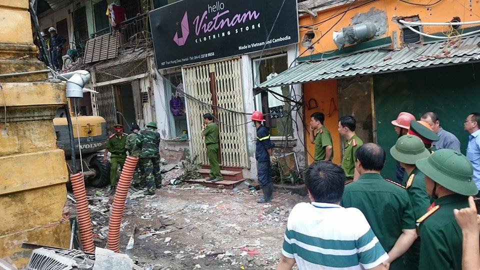 Sập nhà cũ ở Hà Nội, hai người tử vong dưới đống đổ nát ảnh 9