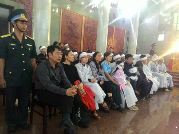 Đau xót tiễn đưa 4 quân nhân hy sinh trong vụ rơi trực thăng ảnh 13