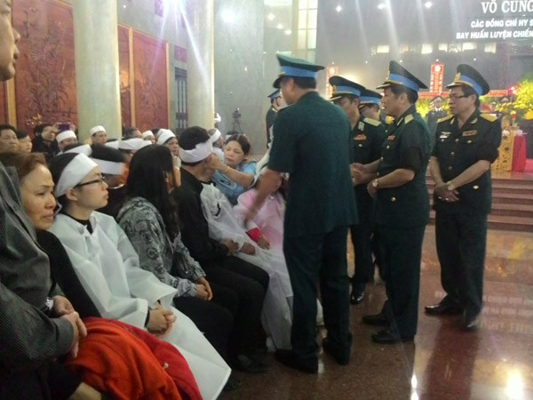 Đau xót tiễn đưa 4 quân nhân hy sinh trong vụ rơi trực thăng ảnh 12