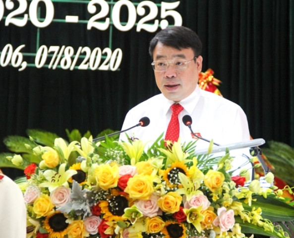 Ông Trần Anh Chung được giới thiệu để bầu giữ chức Chủ tịch UBND TP Thanh Hoá Ông Trần Anh Chung được giới thiệu để bầu giữ chức Chủ tịch UBND TP Thanh Hoá