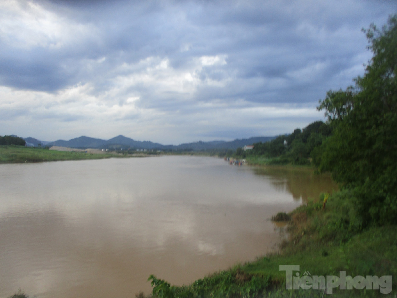 Khu vực sạt lở ở khu vực xã Cẩm Ngọc, huyện Cẩm Thuỷ.