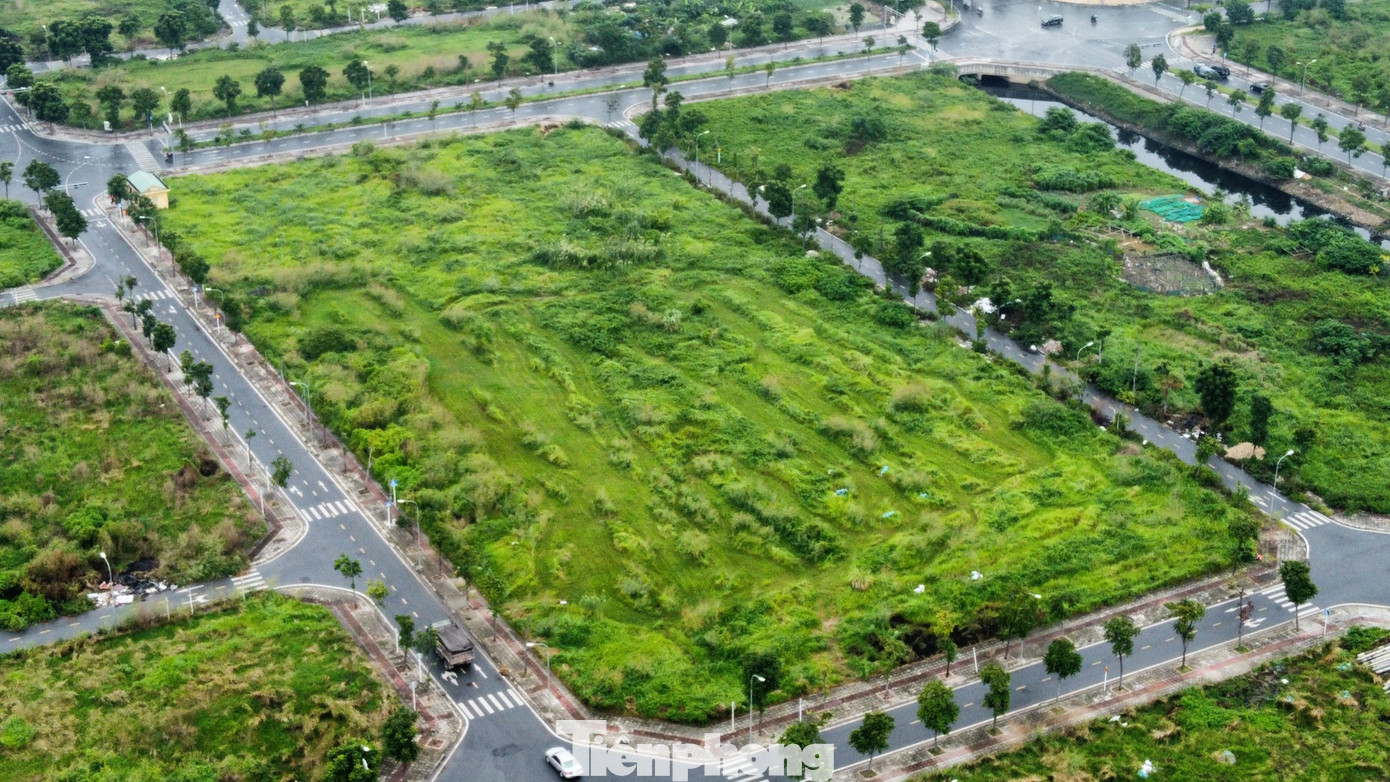 Ô đất A7/TT2 có diện tích 15.090m2 tiếp giáp với đường Đào Hinh, Đào Thế Tuấn và đường nội bộ khu đô thị, gồm 92 căn.