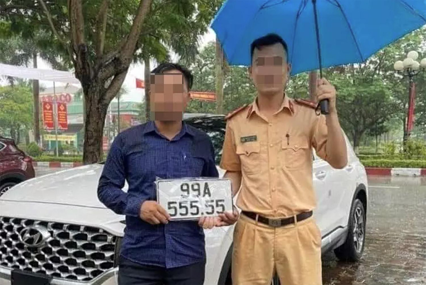 Người đàn ông may mắn bốc được biển ngũ quý 5.