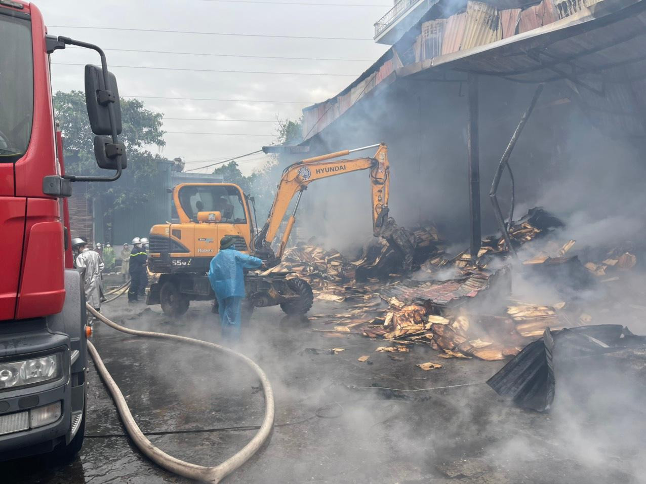 Cty Hải Nam lén lút hoạt động sản xuất mặc dù bị đình chỉ hoạt động. Cty Hải Nam lén lút hoạt động sản xuất mặc dù bị đình chỉ hoạt động.