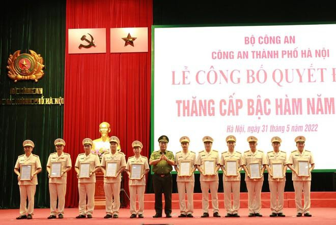 Gần 6 nghìn cán bộ chiến sĩ Công an TP Hà Nội được thăng cấp bậc hàm năm 2022. Ảnh: ANTĐ