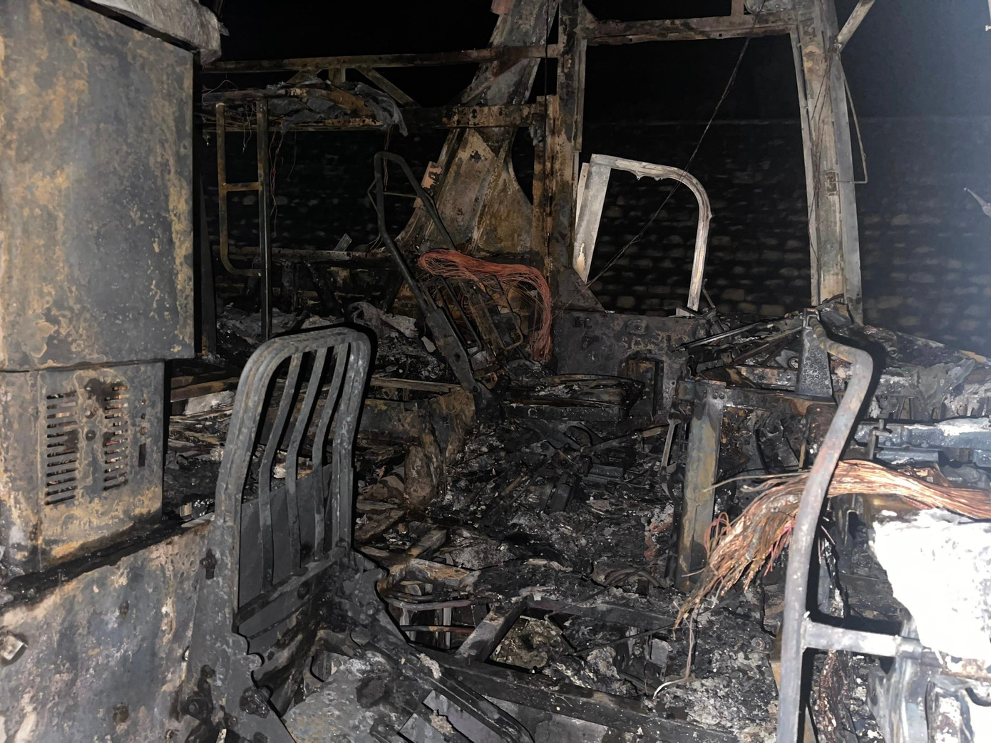 Tuy nhiên, chiếc xe bị thiêu rụi.