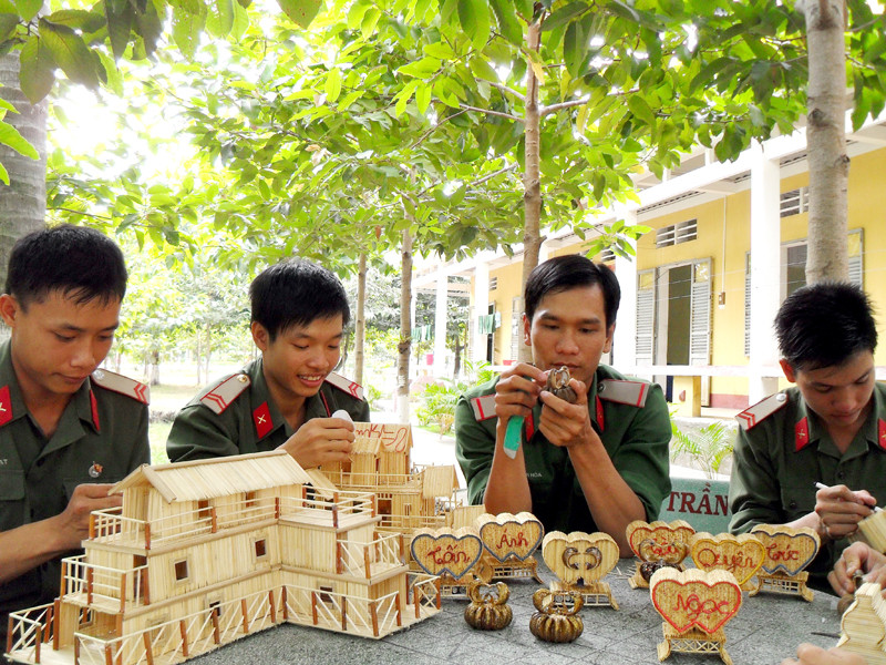 Quà Valentine độc đáo của lính trẻ Sư đoàn 330, Quân khu 9. Quà Valentine độc đáo của lính trẻ Sư đoàn 330, Quân khu 9