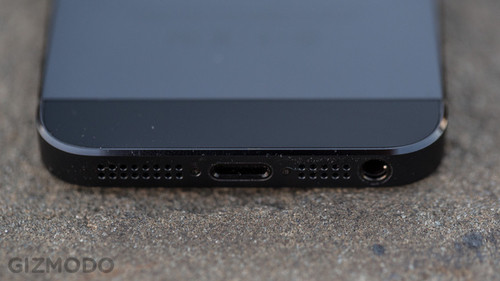 Các chi tiết viền nhôm trông vẫn bóng...