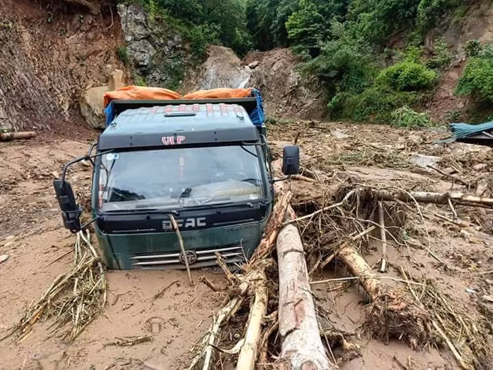 Hình ảnh mưa lũ tàn phá khủng khiếp ở Mường Lát ảnh 2
