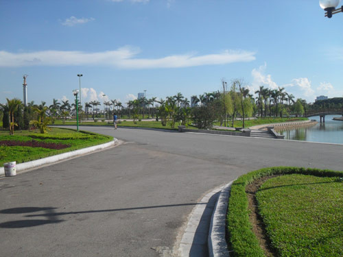 Công viên Hòa bình được đầu tư 282 tỷ nhưng cũng vắng tanh 
