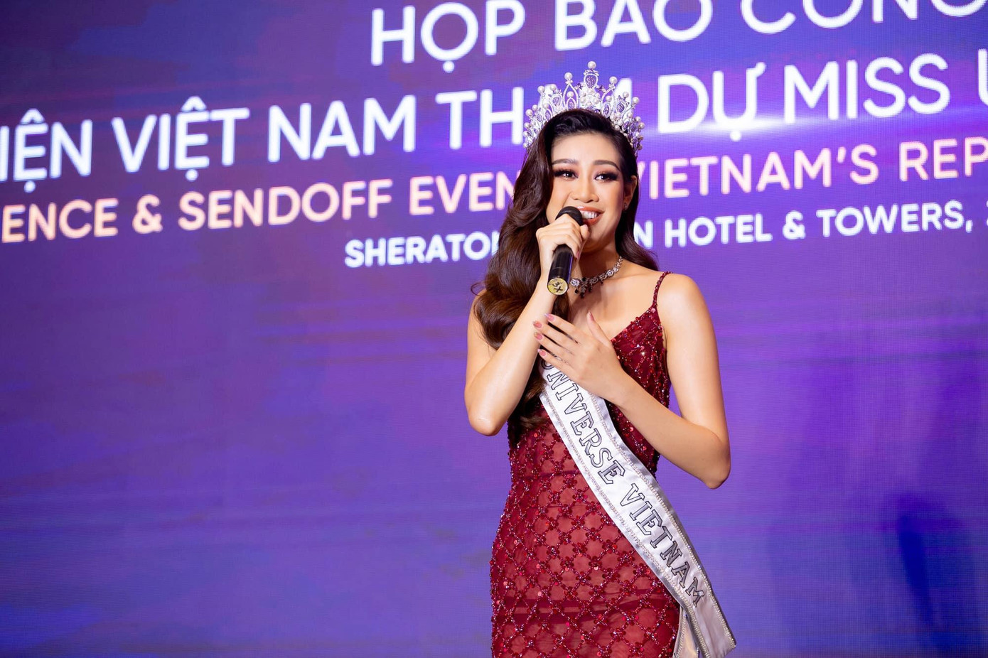 Đây cũng là sự kiện Khánh Vân chính thức ra mắt với vai trò đại diện Việt Nam tại cuộc thi Miss Universe 2020 sắp tới tại Mỹ.