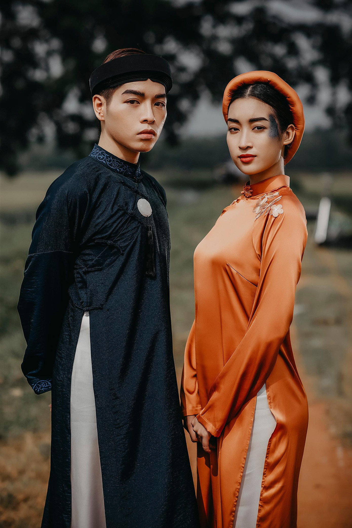 Tuy nhiên, với sự mạo hiểm này, có thể thấy nam ca sĩ cùng ekip đã có một quyết định sáng suốt và chính nét diễn của Đỗ Mỹ Linh đã tạo nên một điểm sáng khó phai nhòa trong MV.