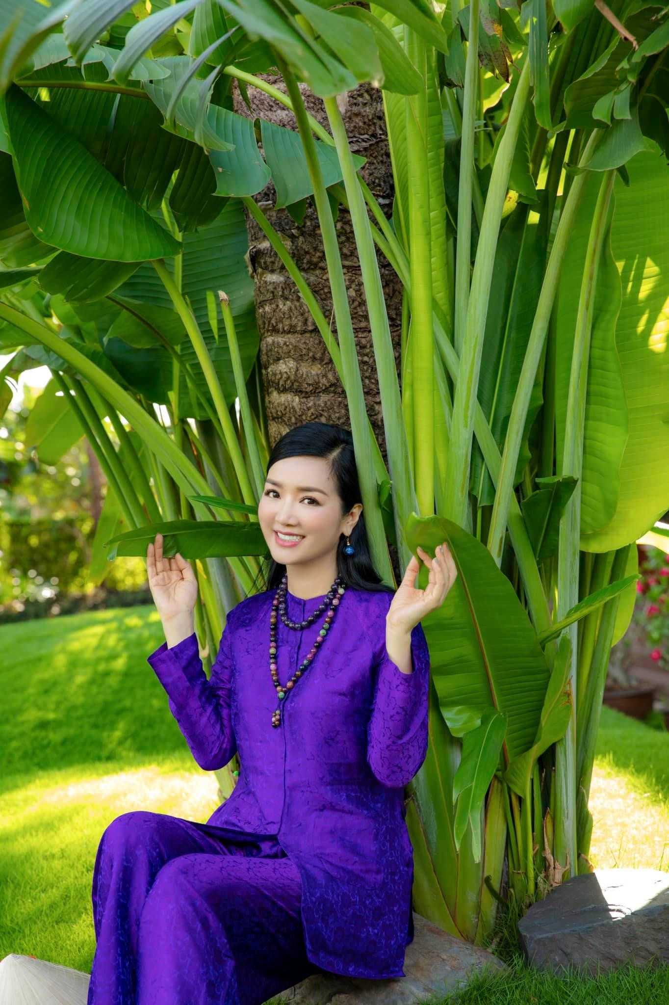 Hoa hậu Đền Hùng Giáng My mặc áo bà ba hoá cô gái miền Tây dịu dàng.