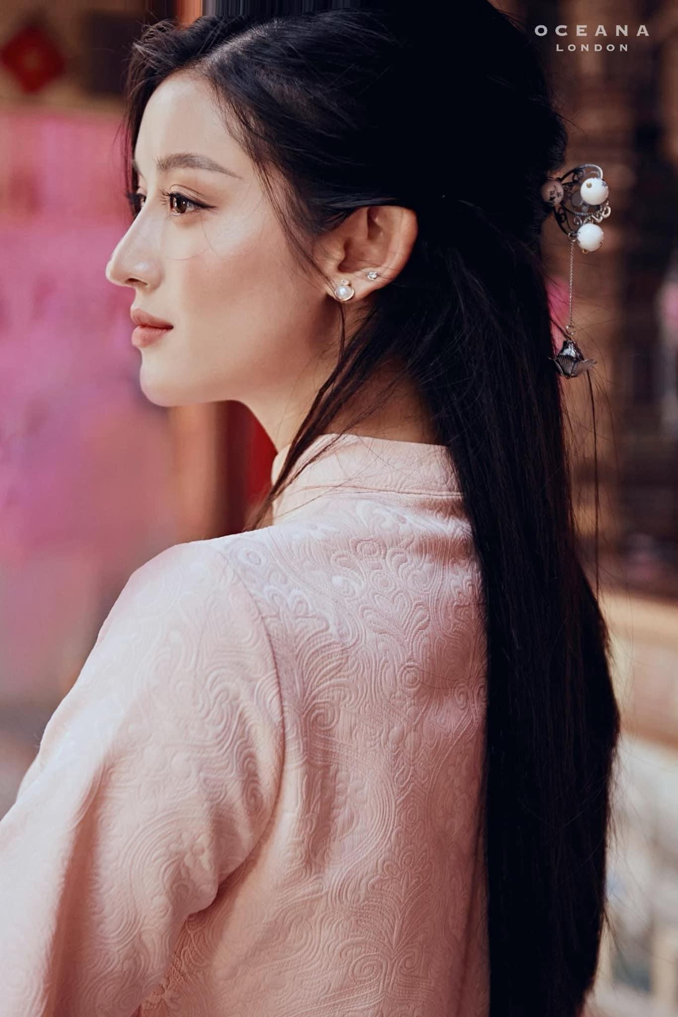 Á hậu Huyền My đẹp lãng mạn tựa như 'mỹ nhân cổ trang'.