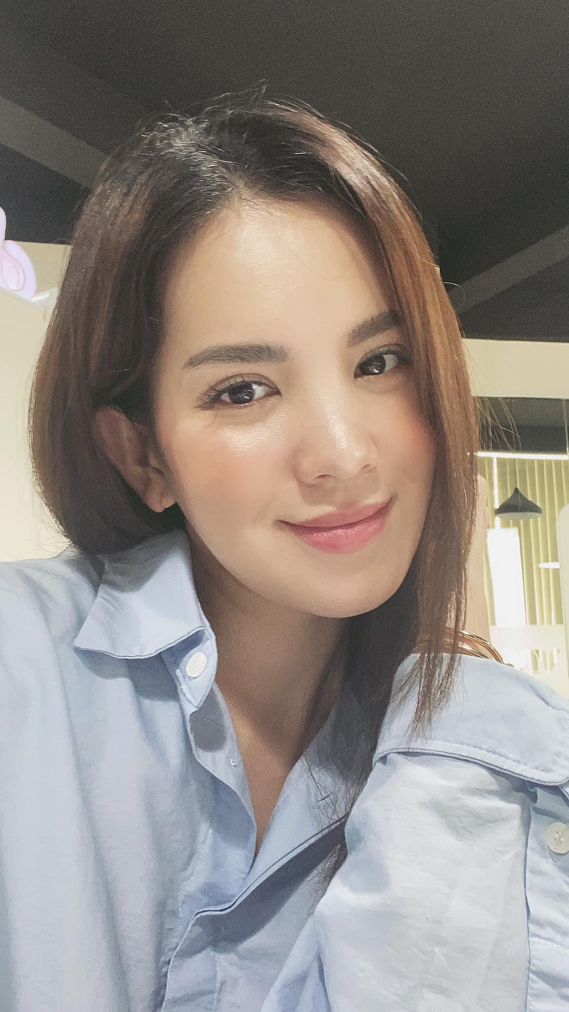 Năm 2008, Hoàng Oanh bất ngờ về nước kết hôn và chuyển ra Hà Nội sinh sống. Từ đó, cái tên Bùi Hoàng Oanh trở nên kín tiếng và ít được truyền thông nhắc đến.