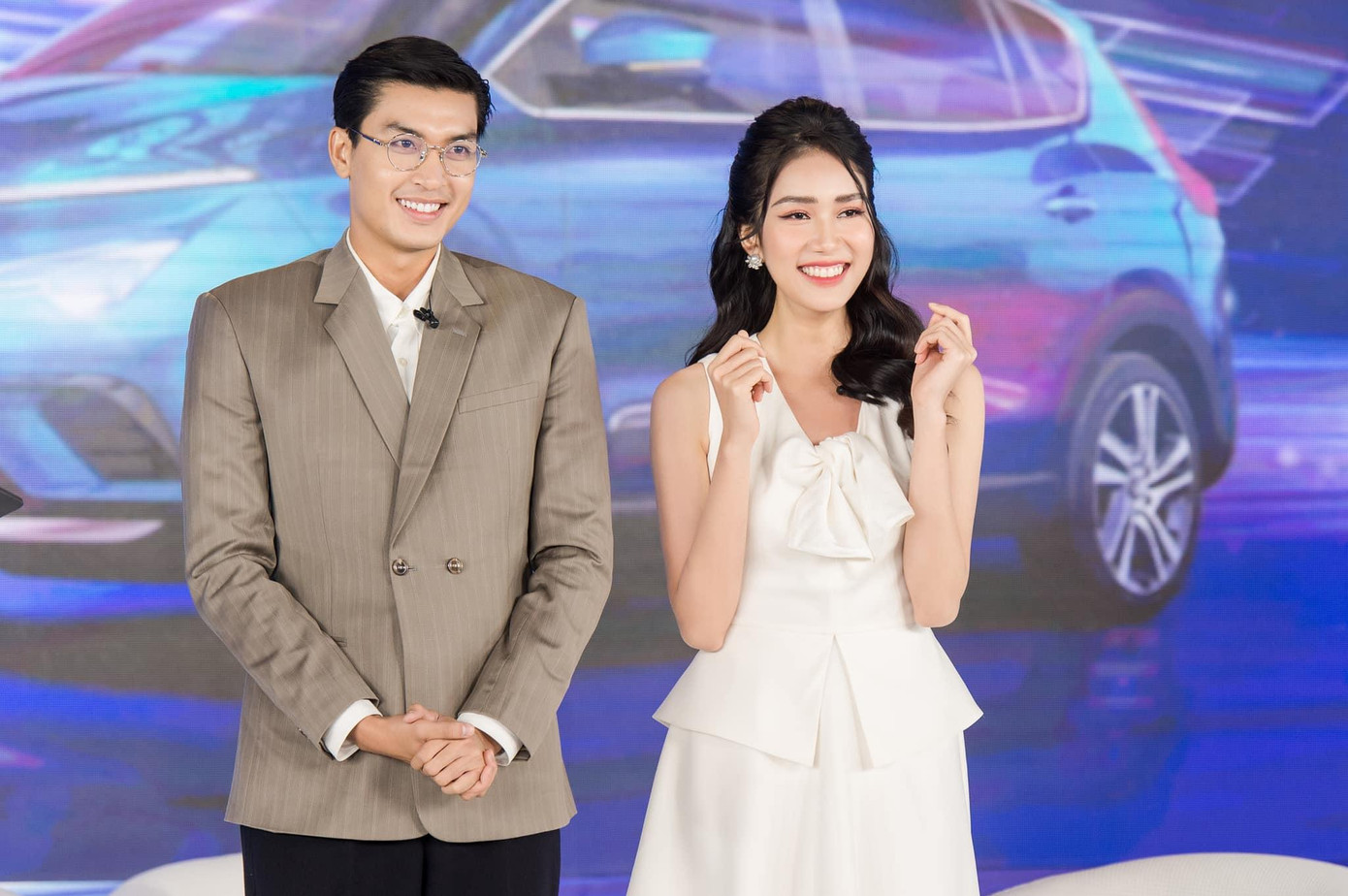 Phương Anh sánh vai bên người mẫu Quang Đại ở sự kiện. Phương Anh sánh vai bên người mẫu Quang Đại ở sự kiện.