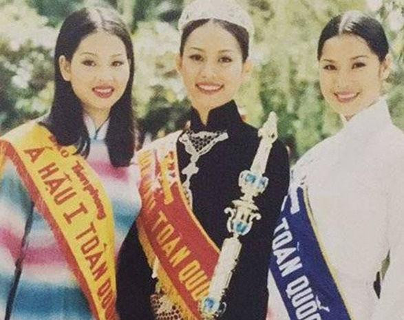 Sau nhiều năm đăng quang Hoa hậu và đi qua nhiều sóng gió, cô chọn cho mình một cuộc sống bình lặng, rời xa những ồn ã của showbiz.