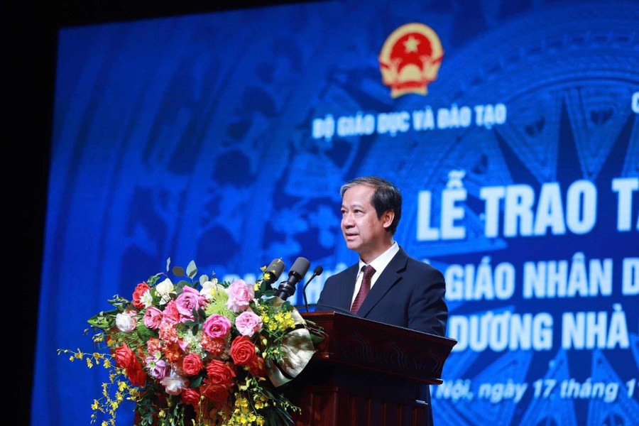 Bộ trưởng Nguyễn Kim Sơn khẳng định: Tôn vinh nghề dạy học, vinh danh nhà giáo đã trở thành nét văn hóa tốt đẹp của đất nước chúng ta.