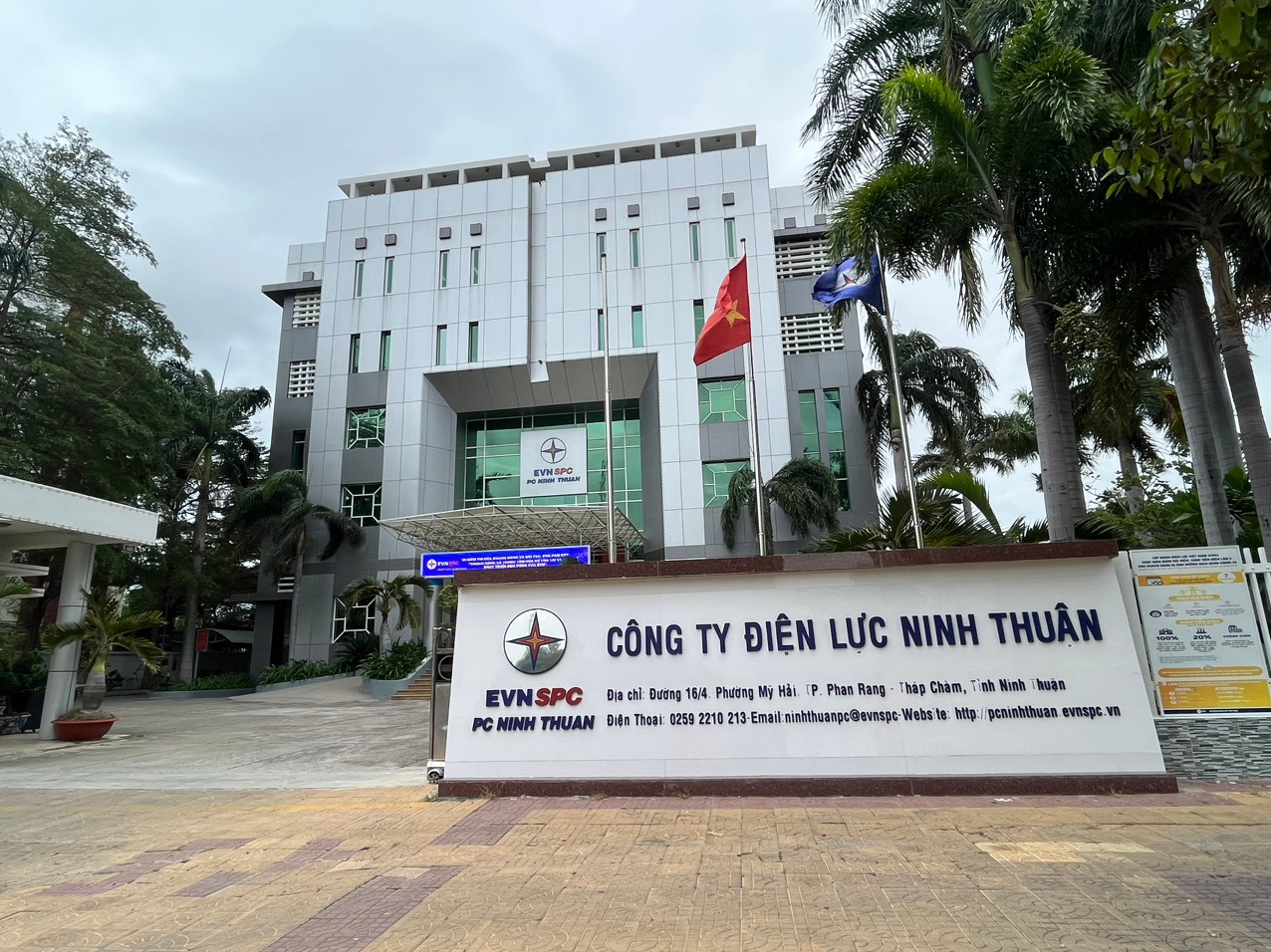 Công ty Điện lực Ninh Thuận cho biết đã khắc phục những vi phạm. Ảnh L.H