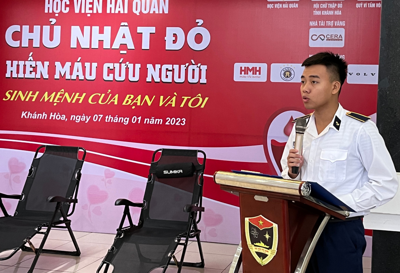 Hạ sĩ Phạm Cao Long là người thường xuyên tham gia hiến máu tại Chủ nhật Đỏ. Ảnh C.H