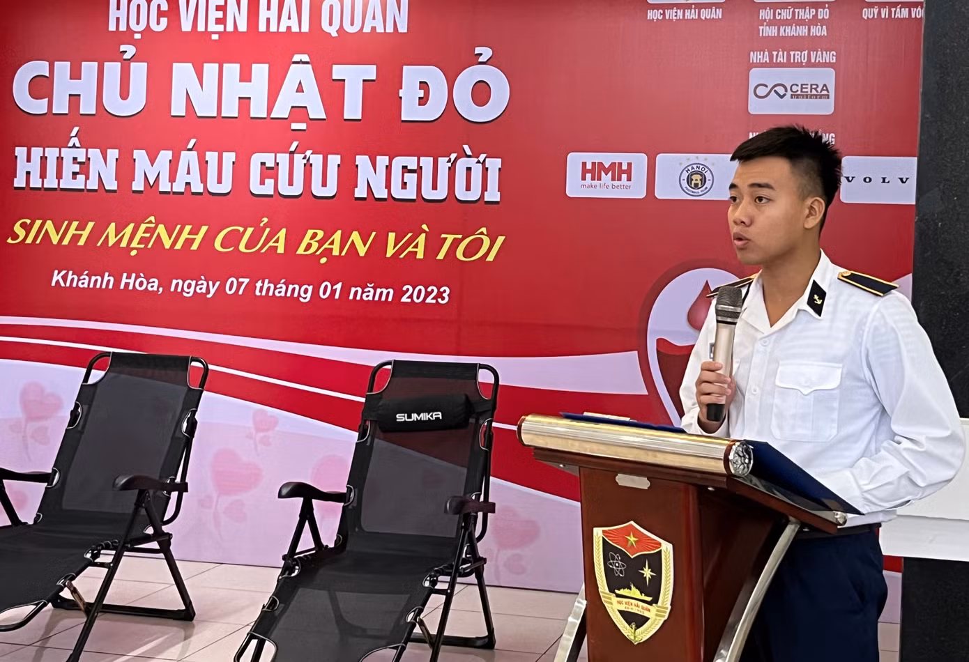 Hạ sĩ Phạm Cao Long là người thường xuyên tham gia hiến máu tại Chủ nhật Đỏ. Ảnh C.H Hạ sĩ Phạm Cao Long là người thường xuyên tham gia hiến máu tại Chủ nhật Đỏ. Ảnh C.H