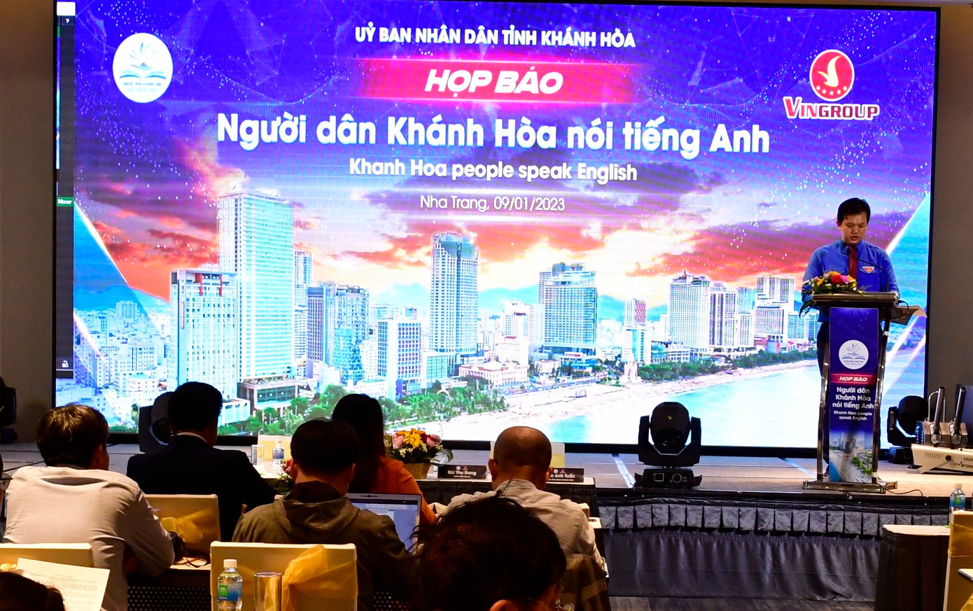 Họp báo khởi động dự án "Người dân Khánh Hoà nói tiếng Anh". Ảnh M.N Họp báo khởi động dự án "Người dân Khánh Hoà nói tiếng Anh". Ảnh M.N