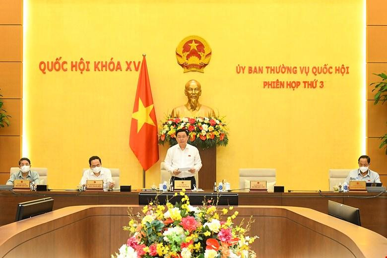 Chủ tịch Quốc hội Vương Đình Huệ phát biểu tại phiên họp Uỷ ban Thường vụ Chủ tịch Quốc hội Vương Đình Huệ phát biểu tại phiên họp Uỷ ban Thường vụ