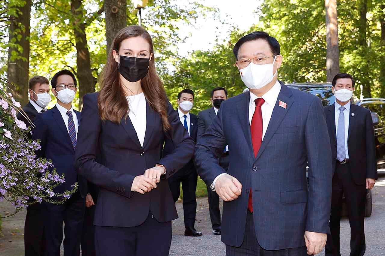 Chủ tịch Quốc hội Vương Đình Huệ và Thủ tướng Cộng hoà Phần Lan Sanna Marin. Ảnh: Doãn Tấn