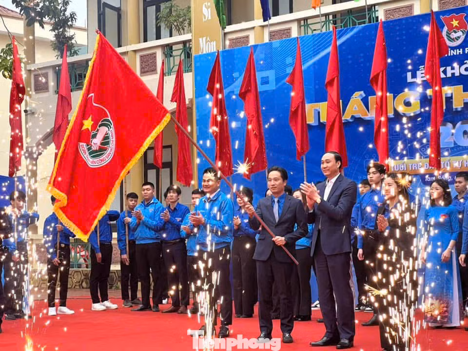 Ông Phùng Khánh Tài phát động Tháng Thanh niên.