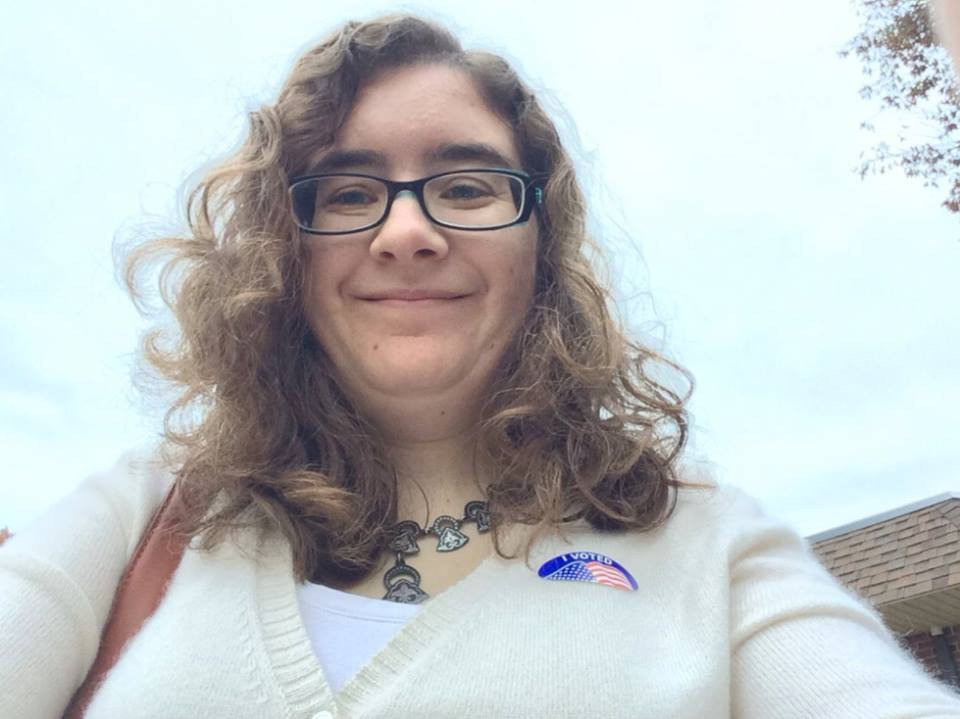 Ông Donald Trump cùng vợ đi bỏ phiếu ảnh 10