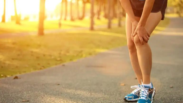 Đau chân có thể được điều trị tại nhà.