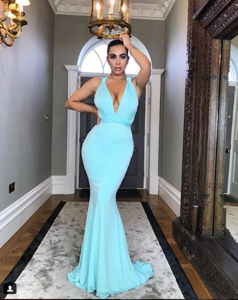 Katie Salmon vóc dáng tròn đầy gợi cảm với áo tắm 2 mảnh ảnh 8