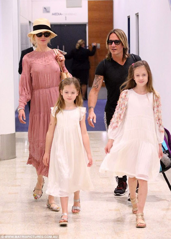 'Thiên nga Úc' Nicole Kidman trẻ đẹp ngỡ ngàng ảnh 7