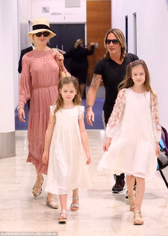 'Thiên nga Úc' Nicole Kidman trẻ đẹp ngỡ ngàng ảnh 7
