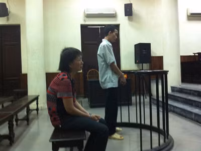 Cặp bài trùng Hoàng - Nhung trước vành móng ngựa (Nhung đang bị sida giai đoạn cuối)