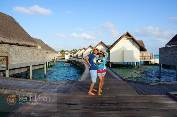 Hình ảnh hai vợ chồng trong chuyến du lịch cùng nhau