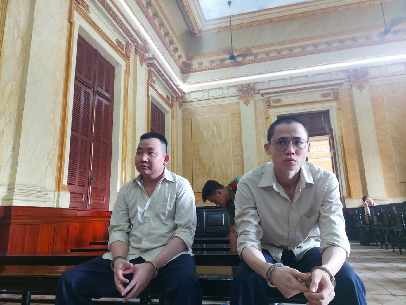 Hai bị cáo tại toà
