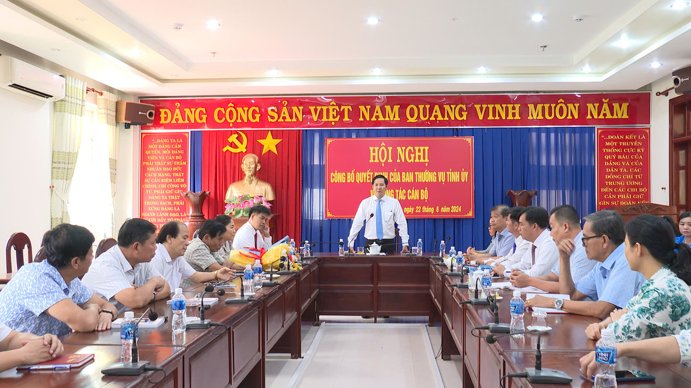 Buổi lễ công bố quyết định của Ban Thường vụ Tỉnh ủy Tây Ninh về công tác cán bộ chiều 22/8. Buổi lễ công bố quyết định của Ban Thường vụ Tỉnh ủy Tây Ninh về công tác cán bộ chiều 22/8.