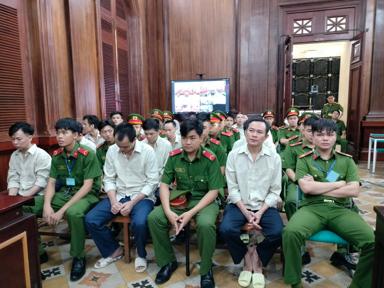 Các bị cáo tại phiên tòa. Các bị cáo tại phiên tòa.